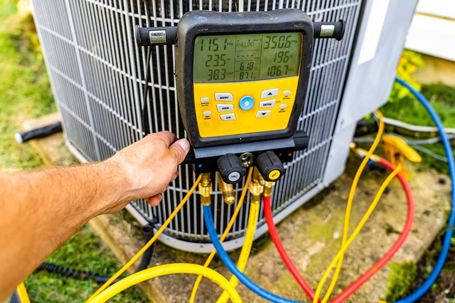Monitoring HVAC refrigerant pressure